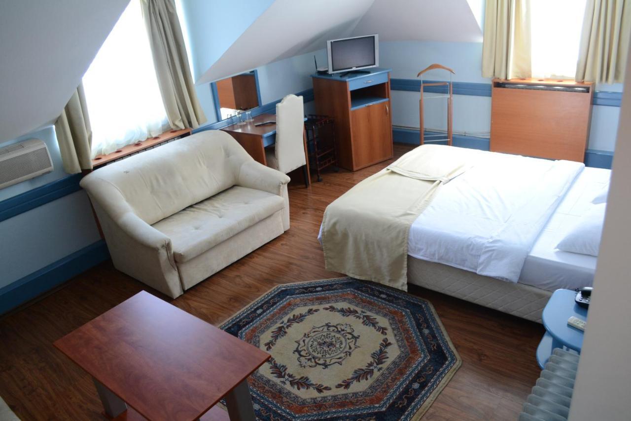 Hotel Tomce Sofka Skopje Zewnętrze zdjęcie
